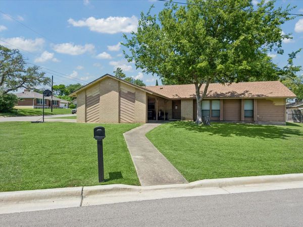 601 Meadowbrook DR , Georgetown, TX 78628
