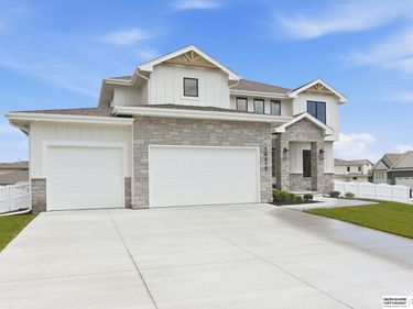 16606 Abigail Street, Bennington, NE 68007