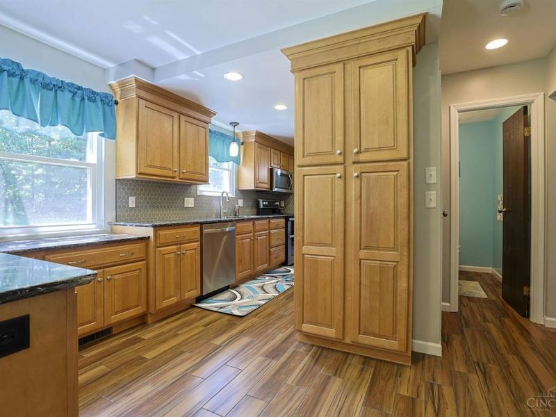 6641 Thunderhill Lane, Delhi Twp, OH 45233 Photo 18