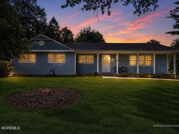 10 Washingtons Advance, Manalapan, NJ 07726
