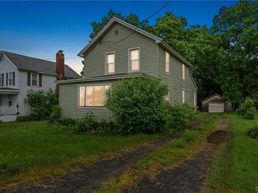 1077 Glenwood Avenue, Oneida, NY 13421
