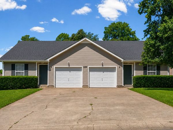 256 Executive Ave, Clarksville, TN 37042