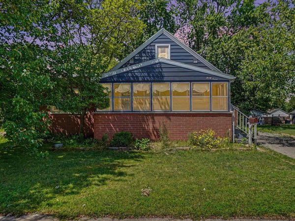 37 W Garfield Avenue, Zeeland, MI 49464