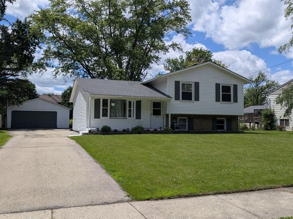 5S334 STEWART Drive, Naperville, IL 60563