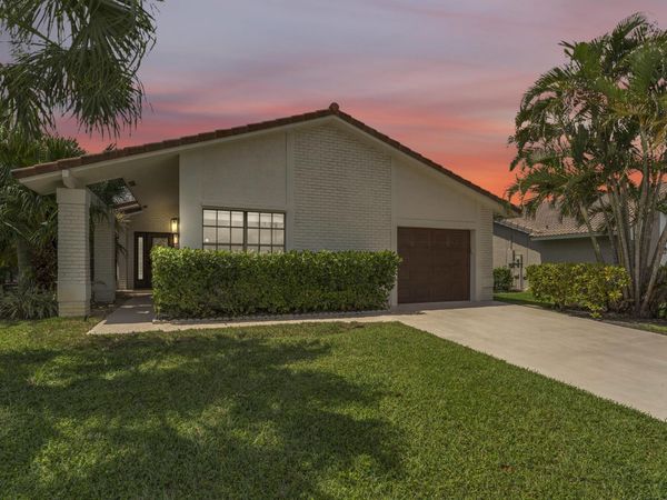 10084 Camelback Lane, Boca Raton, FL 33498