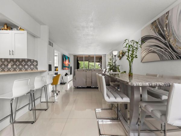 7021 Environ Blvd, Unit 320, Lauderhill, FL 33319