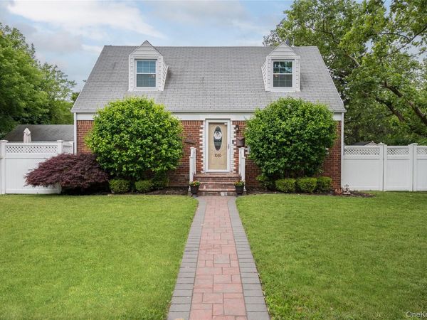 1030 North Drive, Merrick, NY 11566