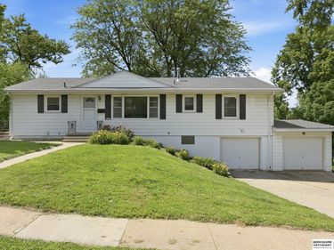 1251 Bellaire Boulevard, Bellevue, NE 68005
