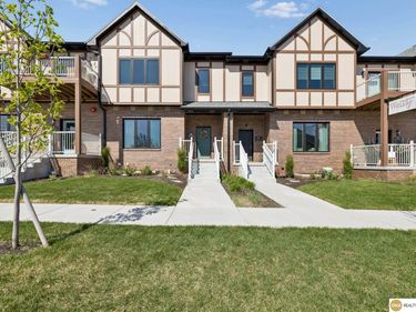7165 Kentwell Lane, Unit A & B, Lincoln, NE 68516