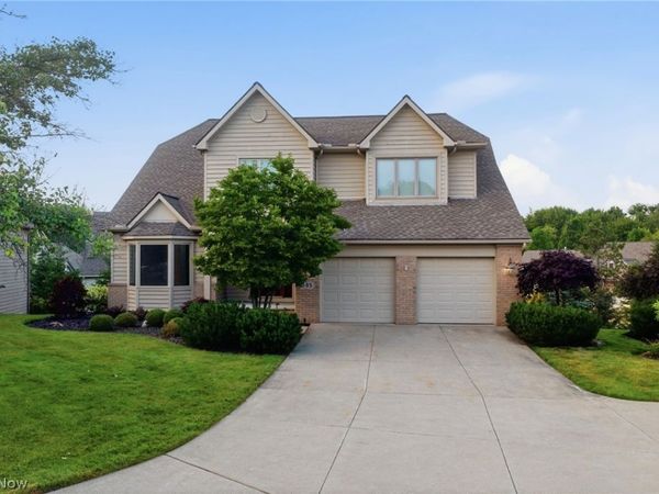 585 Burgess Circle , Aurora, OH 44202