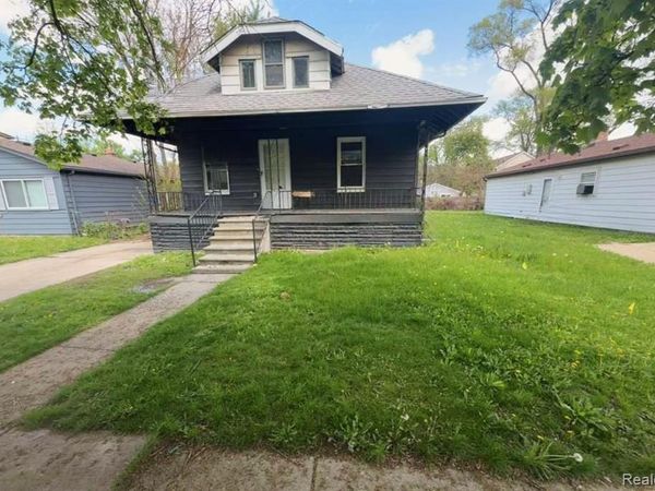 1317 E Muir Avenue, Hazel Park, MI 48030
