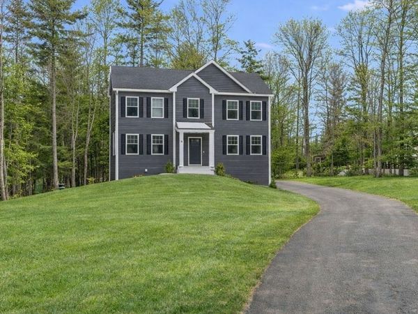 55 Mills Shore Drive, Hampstead, NH 03841