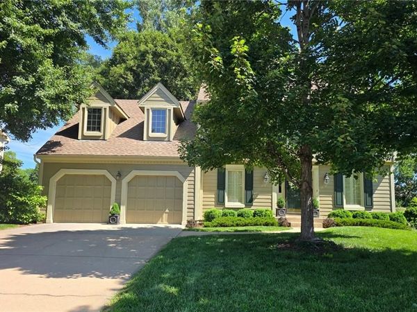 7930 W 117th Street, Overland Park, KS 66210