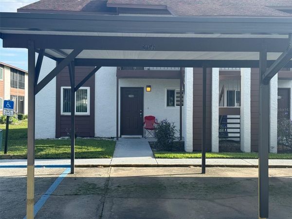39132 COUNTY RD. 54 , Unit 2056, ZEPHYRHILLS, FL 33542