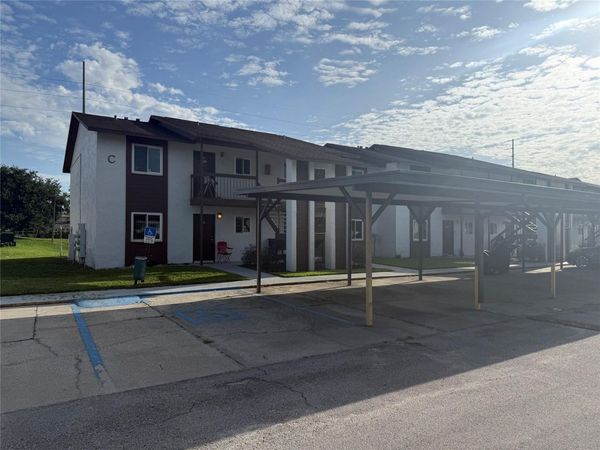 39132 COUNTY RD. 54 , Unit 2056, ZEPHYRHILLS, FL 33542