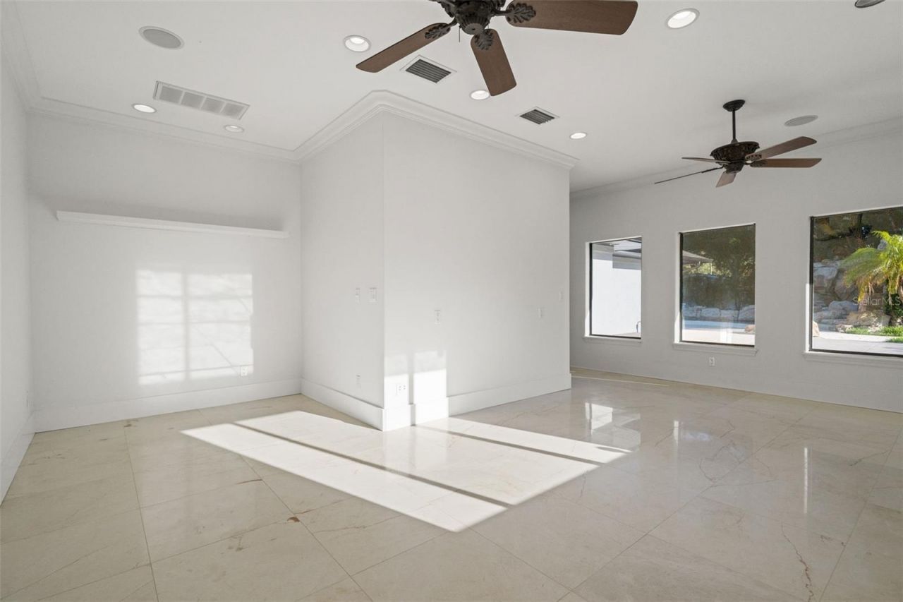 2521 Lake Ellen Drive, Tampa, FL 33618 Photo