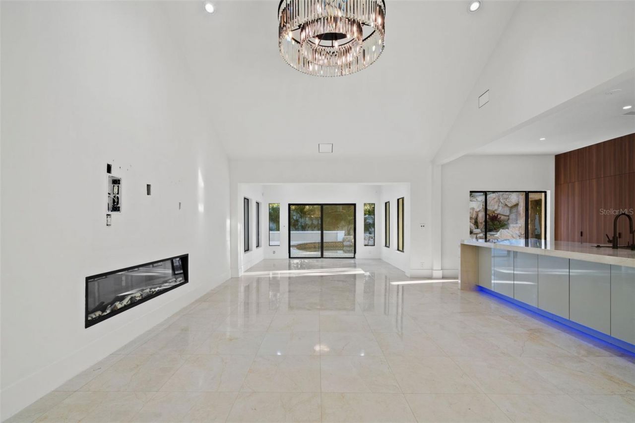 2521 Lake Ellen Drive, Tampa, FL 33618 Photo