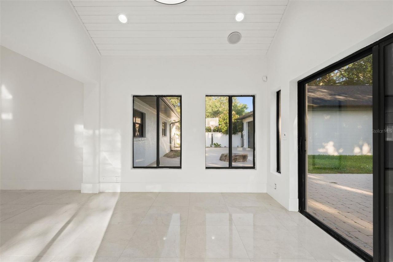 2521 Lake Ellen Drive, Tampa, FL 33618 Photo