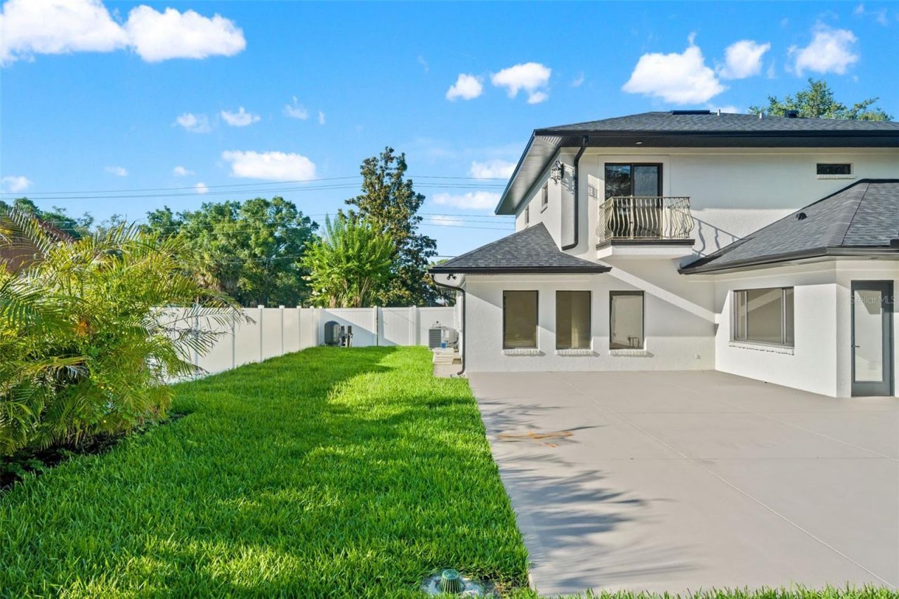 2521 Lake Ellen Drive, Tampa, FL 33618 Photo