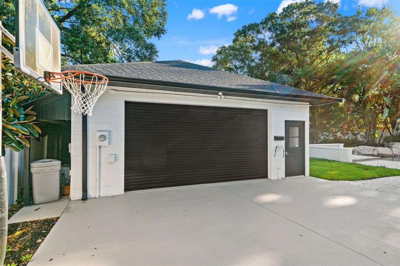 2521 Lake Ellen Drive, Tampa, FL 33618 Photo