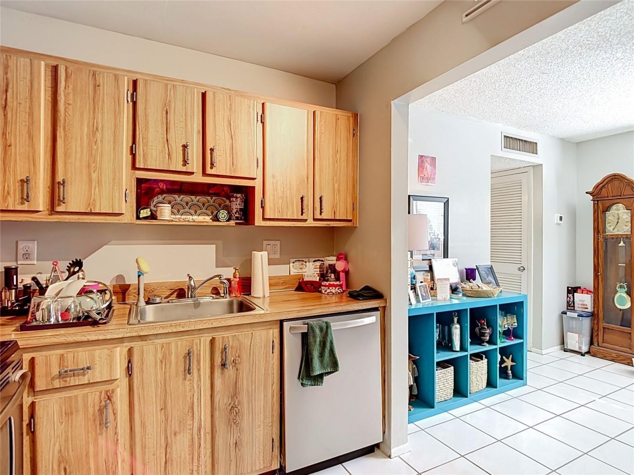 11805 Raintree Lake Ln, Unit B, Temple Terrace, FL 33617 Photo