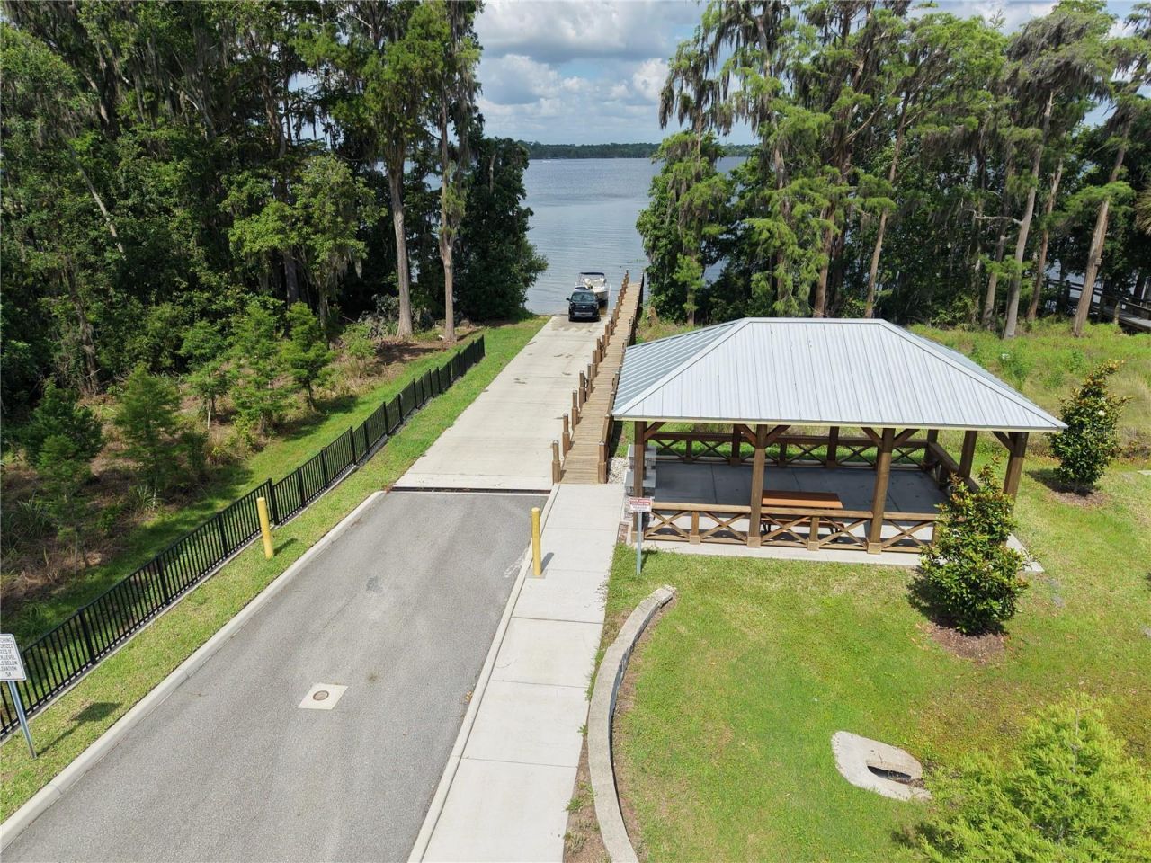 Lake Pickett Rd , Orlando, FL 32820 Photo