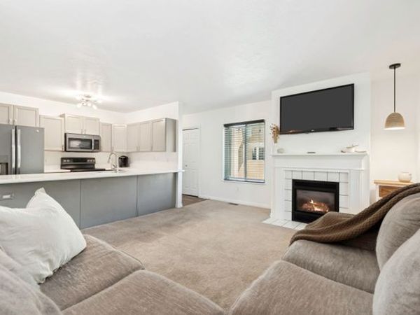9147 S JEFFERSON PL , Unit BLD 15, Sandy, UT 84070