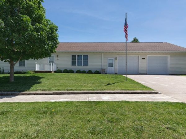 706 5th St. , Parkersburg, IA 50665