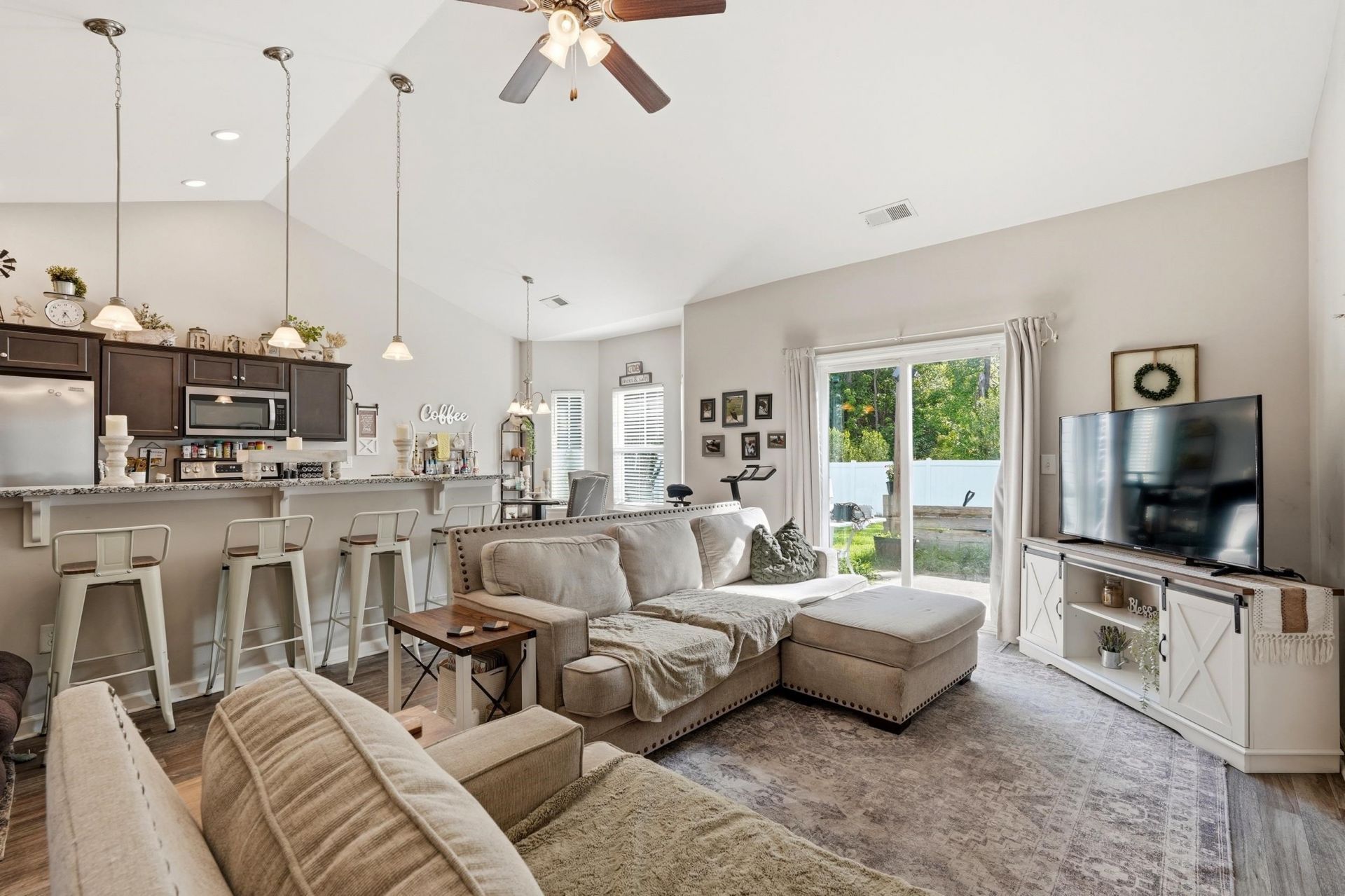 361 Shallow Cove Dr.  Photo 5