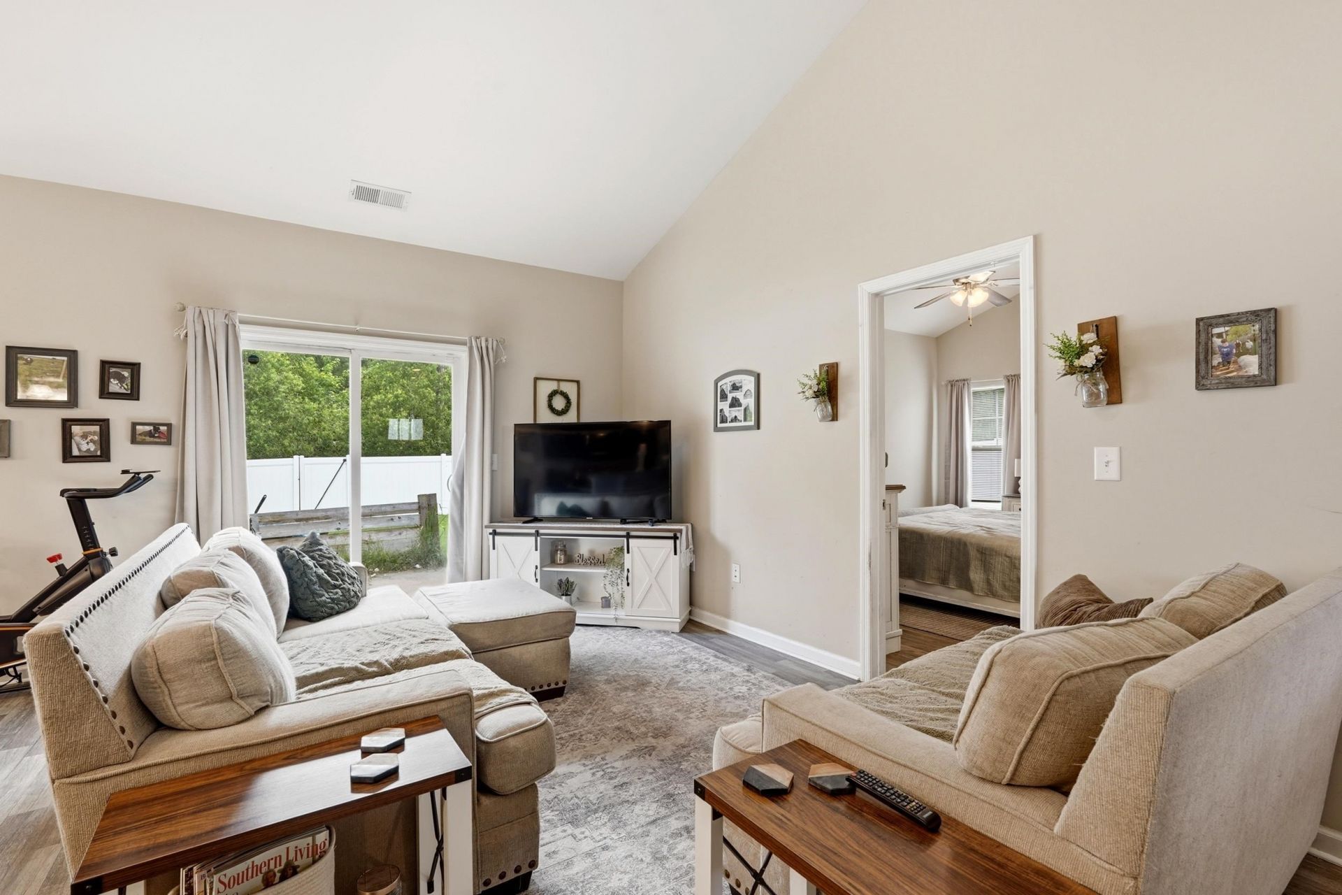 361 Shallow Cove Dr.  Photo 6