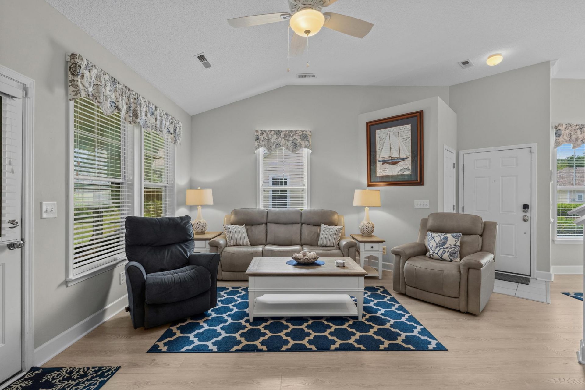 6095 Catalina Dr. Photo 22