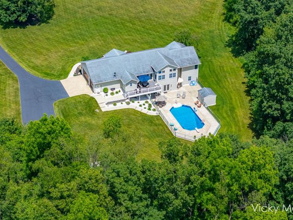 817 Pheasant Ridge Drive, Hastings, MI 49058