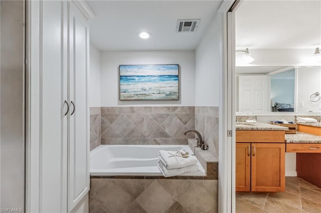 5633 Turtle Bay Dr, Unit 37, Naples, FL 34108 Photo