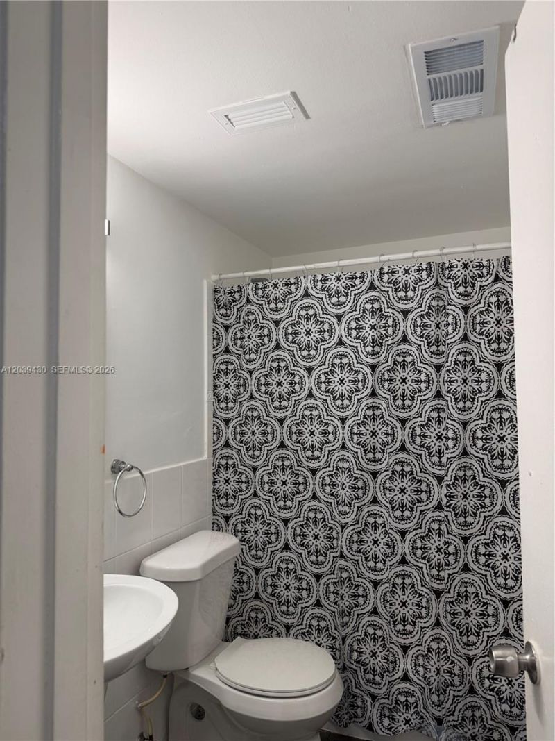1667 NE Miami Gardens Dr , Unit 145, Miami, FL 33179 Photo