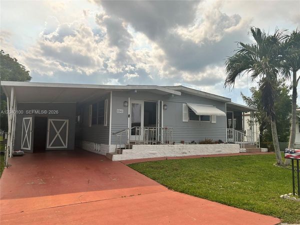 2341 SW 84th Ave , Davie, FL 33324