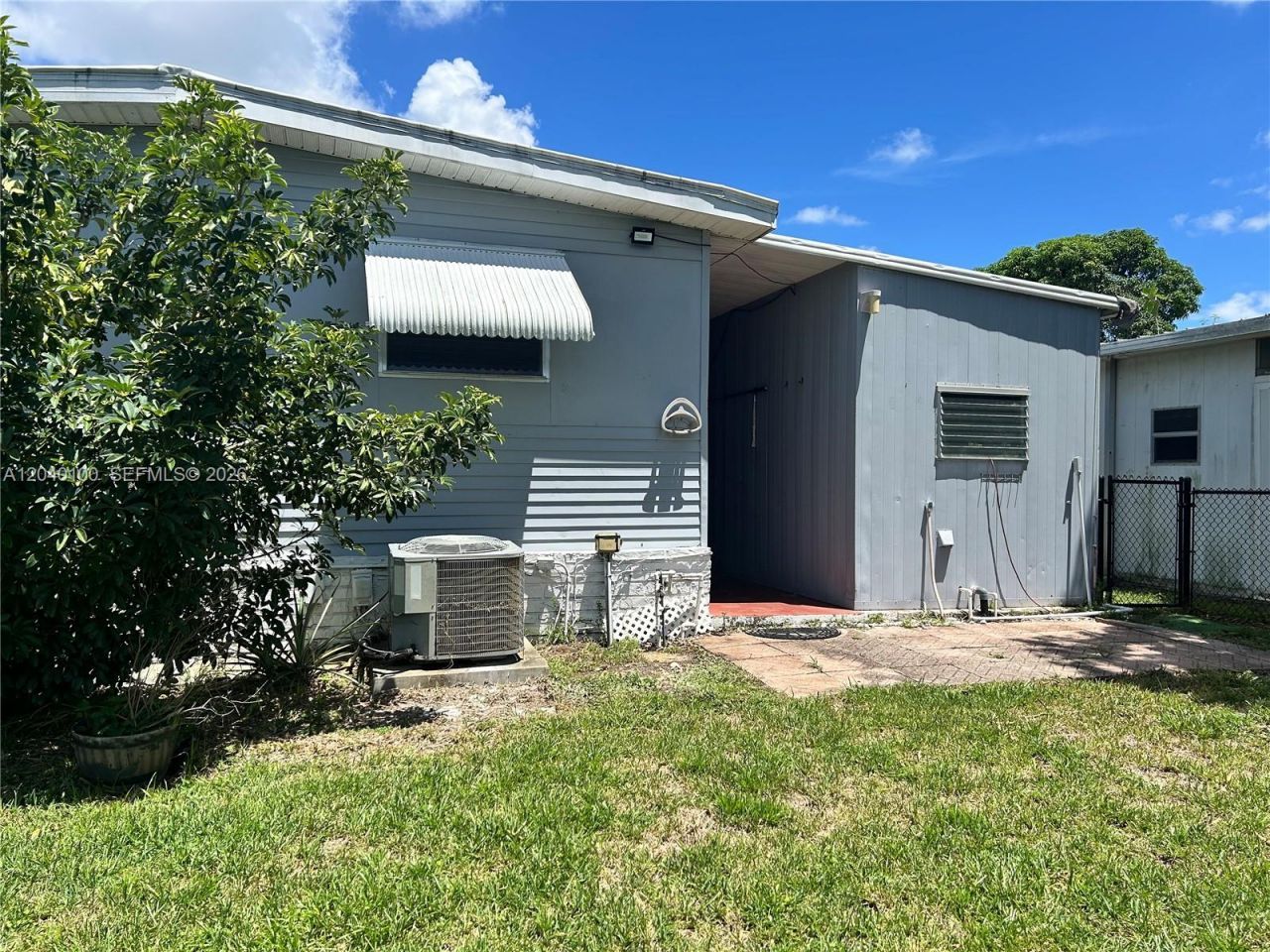 2341 SW 84th Ave, Davie, FL 33324 Photo