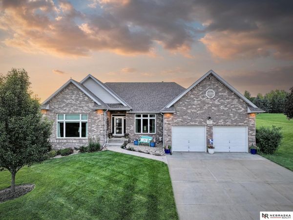 16260 Sage Street, Omaha, NE 68136