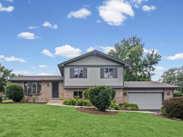 46 Ashlawn Avenue , Oswego, IL 60543