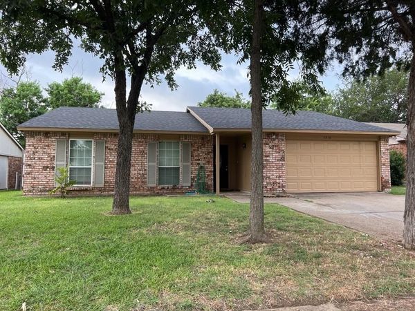 7216 Lancashire Drive , North Richland Hills, TX 76182