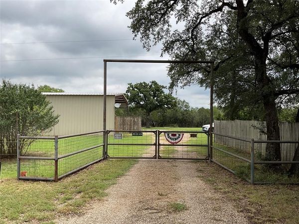 392 County Road 1410 , Morgan, TX 76671