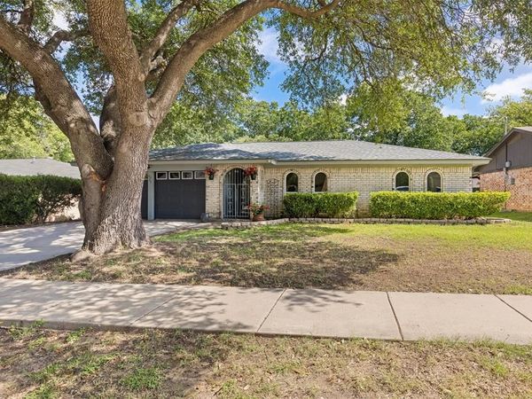 6029 Harrison Way, Watauga, TX 76148