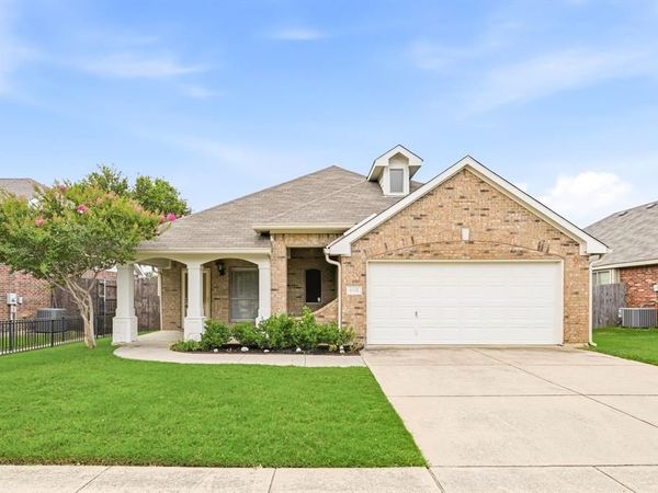 6532 Fairview Drive, Watauga, TX 76148