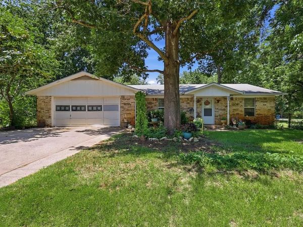 200 W North Street, Aubrey, TX 76227