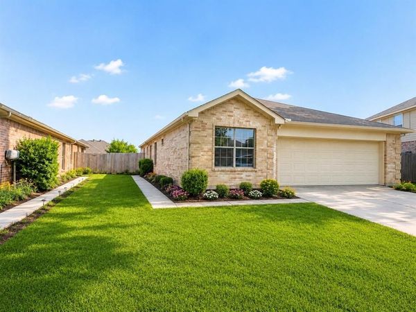 1249 Cottonwood Drive, Crowley, TX 76036