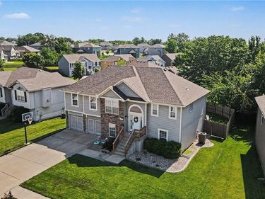 8427 N Kensington Avenue, Kansas City, MO 64156