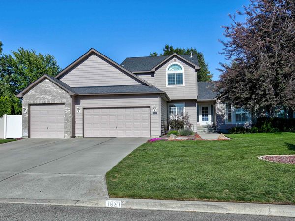 1621 S Rotchford Dr, Veradale, WA 99037