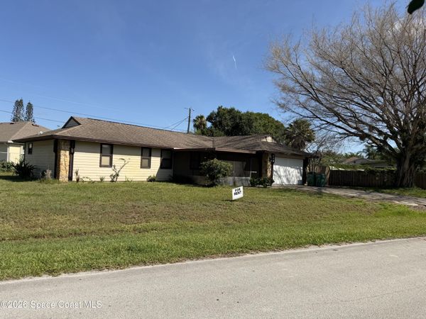 450 Columbus Street , Sebastian, FL 32958
