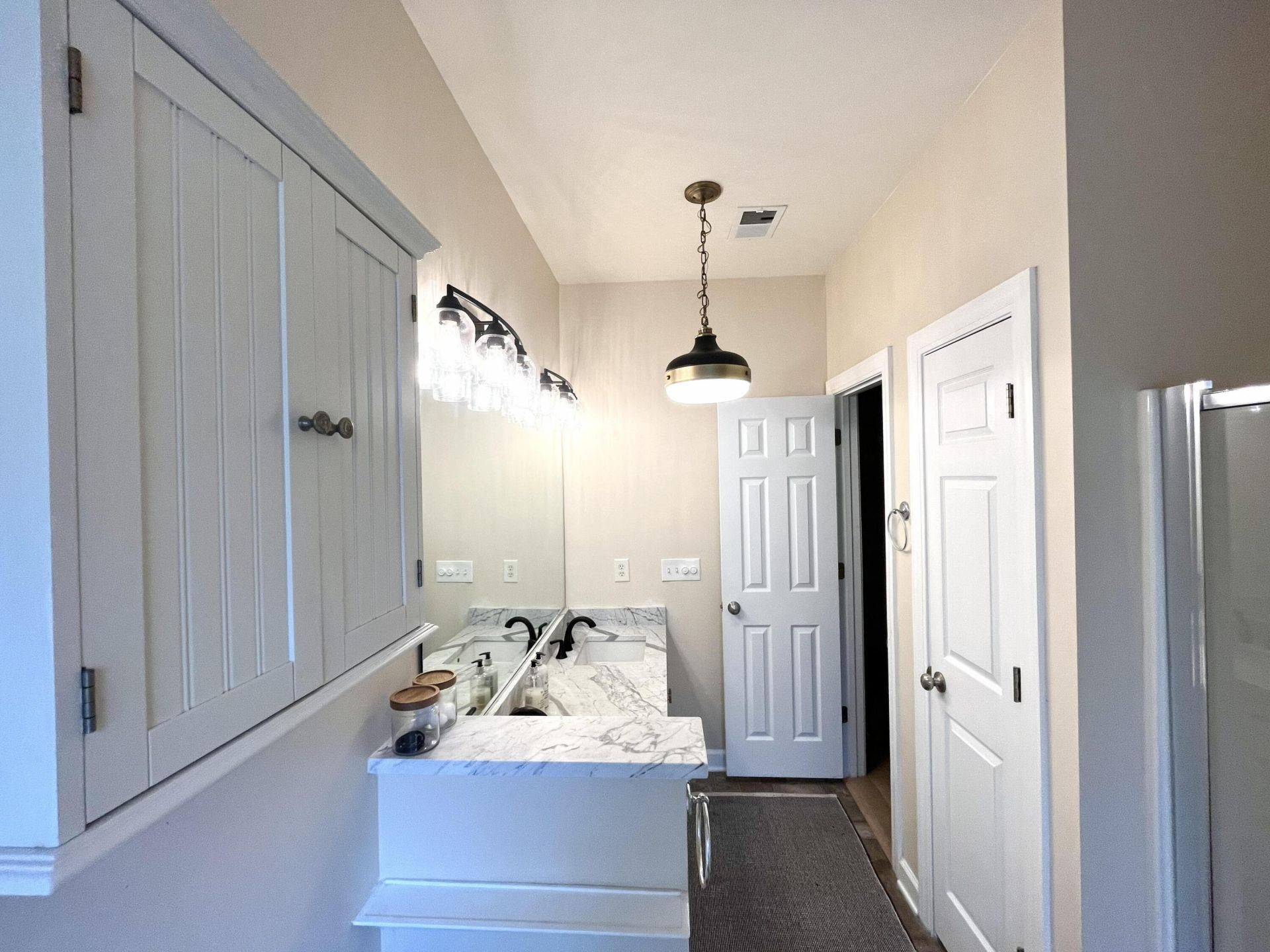 1108 Grove Park Photo 14