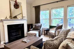 1108 Grove Park photo 4