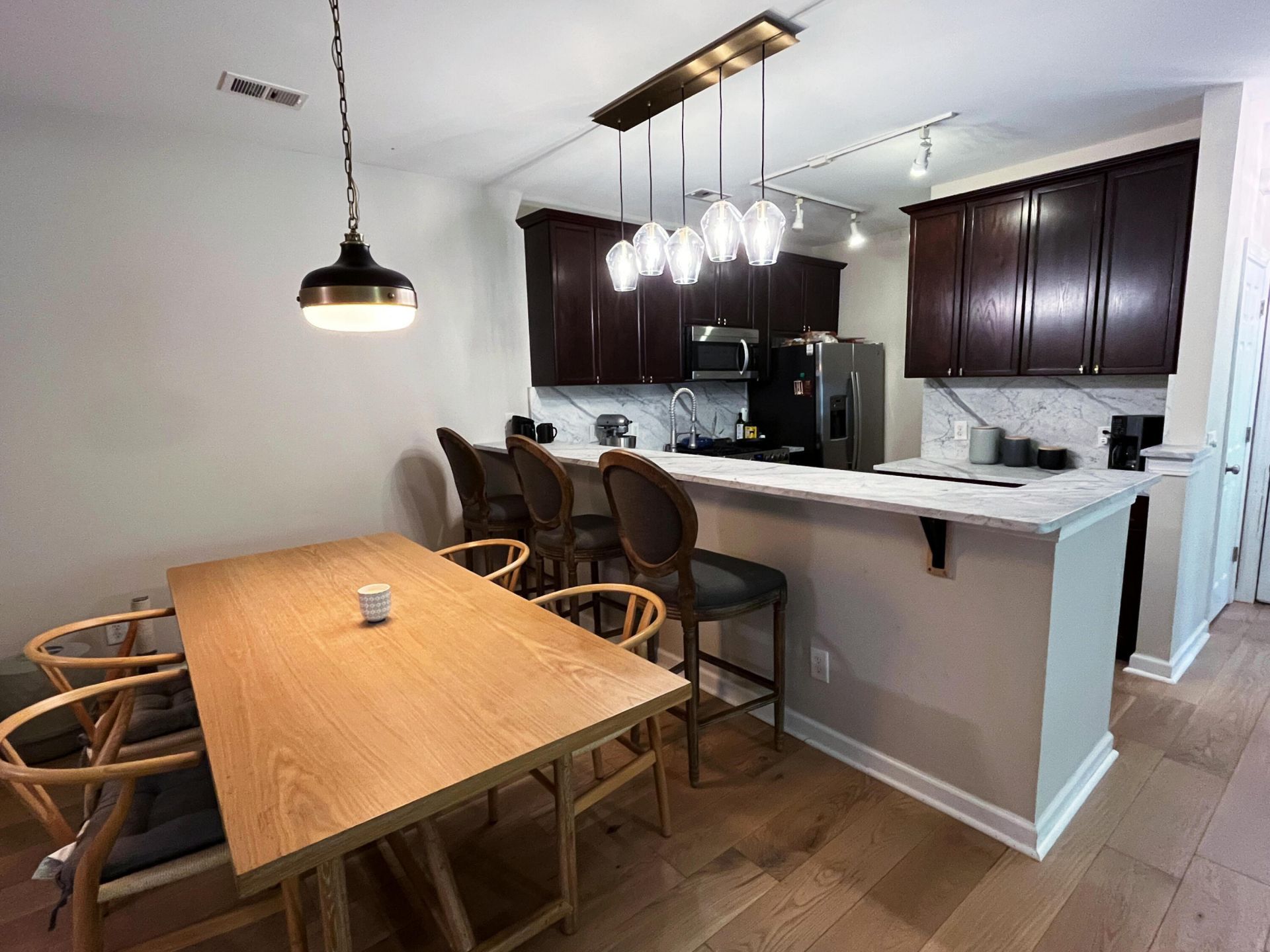1108 Grove Park Photo 4